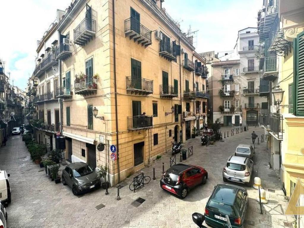 Appartamento Nel Centro Storico Di Palermo - Via Meli'S House Bagian luar foto